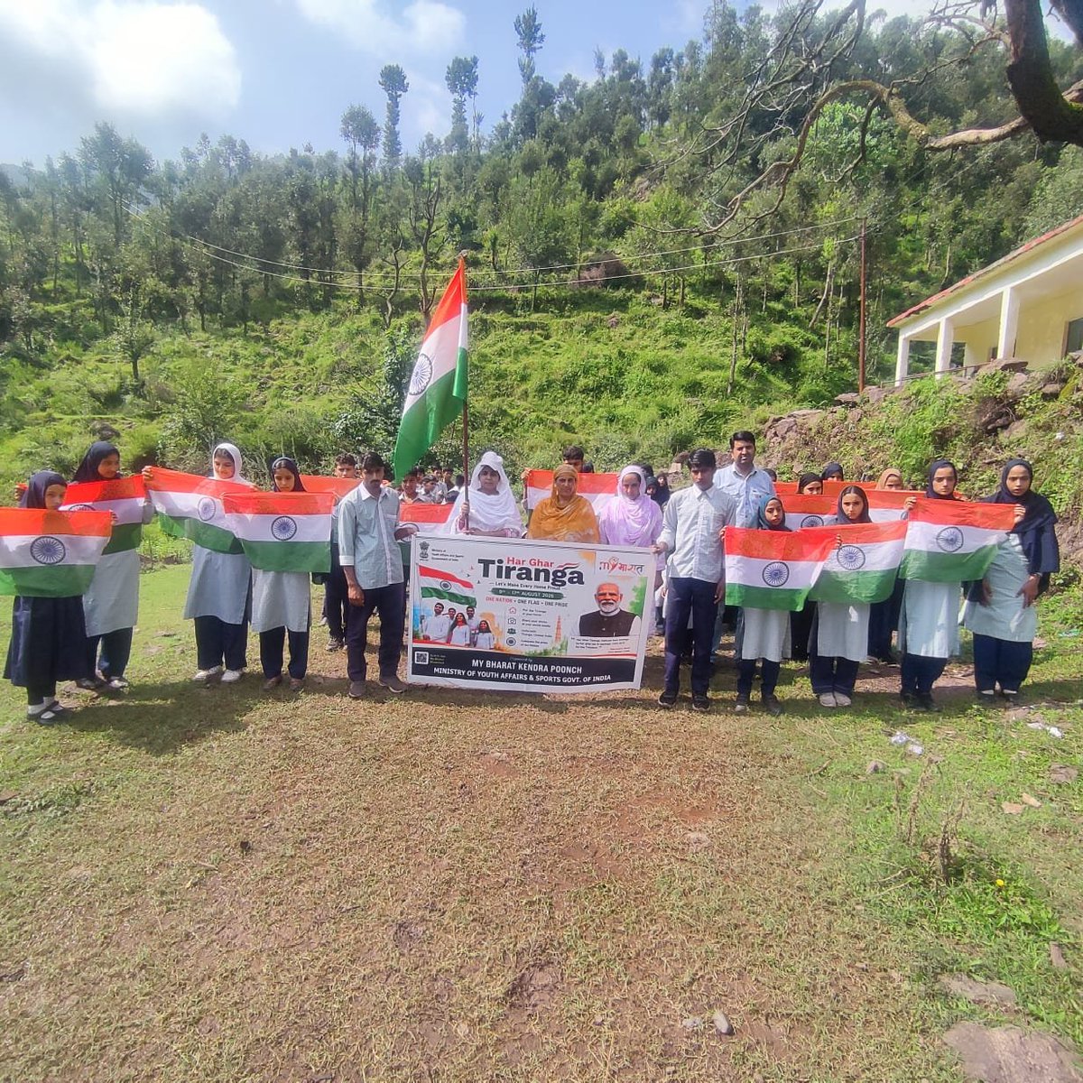 mybharatjk's tweet photo. Celebrating the spirit of Har Ghar Tiranga across Reasi, Anantnag, Jammu &amp; Poonch, as MY Bharat Kendras organize rallies and activities with youth and communities, spreading unity, pride &amp; patriotism. 🇮🇳

#HarGharTiranga #MYBharat #JammuAndKashmir #Tiranga https://t.co/CUn6bx0rul