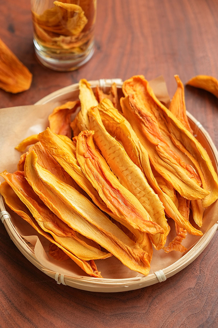 CharlesCla21643's tweet photo. Sharing my super crisp, sweet and sour dried mango with you all  No more boring afternoons! Tag a friend who’d love this snack https://t.co/h5WU6JCy20