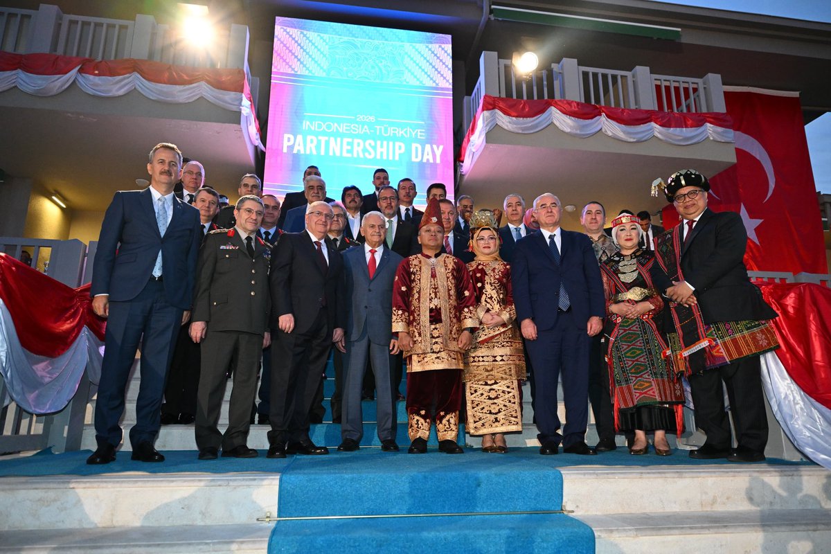 halukgorgun's tweet photo. 📍Partnership Day Resepsiyonu 🇹🇷🇮🇩

Endonezya’nın bağımsızlığının 81. yılı vesilesiyle düzenlenen Partnership Day Resepsiyonu’na katıldık.

Son yıllarda savunma sanayii alanındaki işbirliğimizi güçlendirdiğimiz Endonezya ile dostane ilişkilerimizin güzel bir yansıması olan bu anlamlı buluşmaya nazik ev sahiplikleri için Endonezya Cumhuriyeti Ankara Büyükelçiliğine teşekkür ediyorum.

Dost Endonezya halkının Bağımsızlık Günü’nü gönülden kutluyorum.

#MillîYetkinlikHamlesi 
#MillîTeknolojiHamlesi