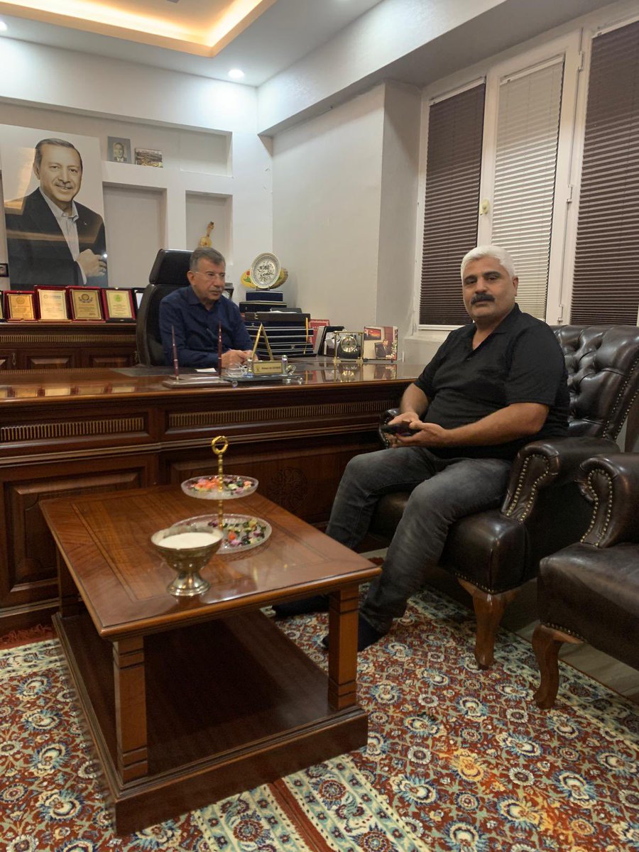 malicevheri's tweet photo. Günün ikinci bölümünde de ofisimizde hemşehrilerimizi ağırlamaya devam ediyoruz.

Bizim için her görüşme, şehrimizin sesini daha yakından duymak; her talep, çözüm üretmek için yeni bir sorumluluktur.

Hemşehrilerimizle omuz omuza, Şanlıurfa’mız için durmadan çalışıyoruz.
@Akparti @akpartiurfa