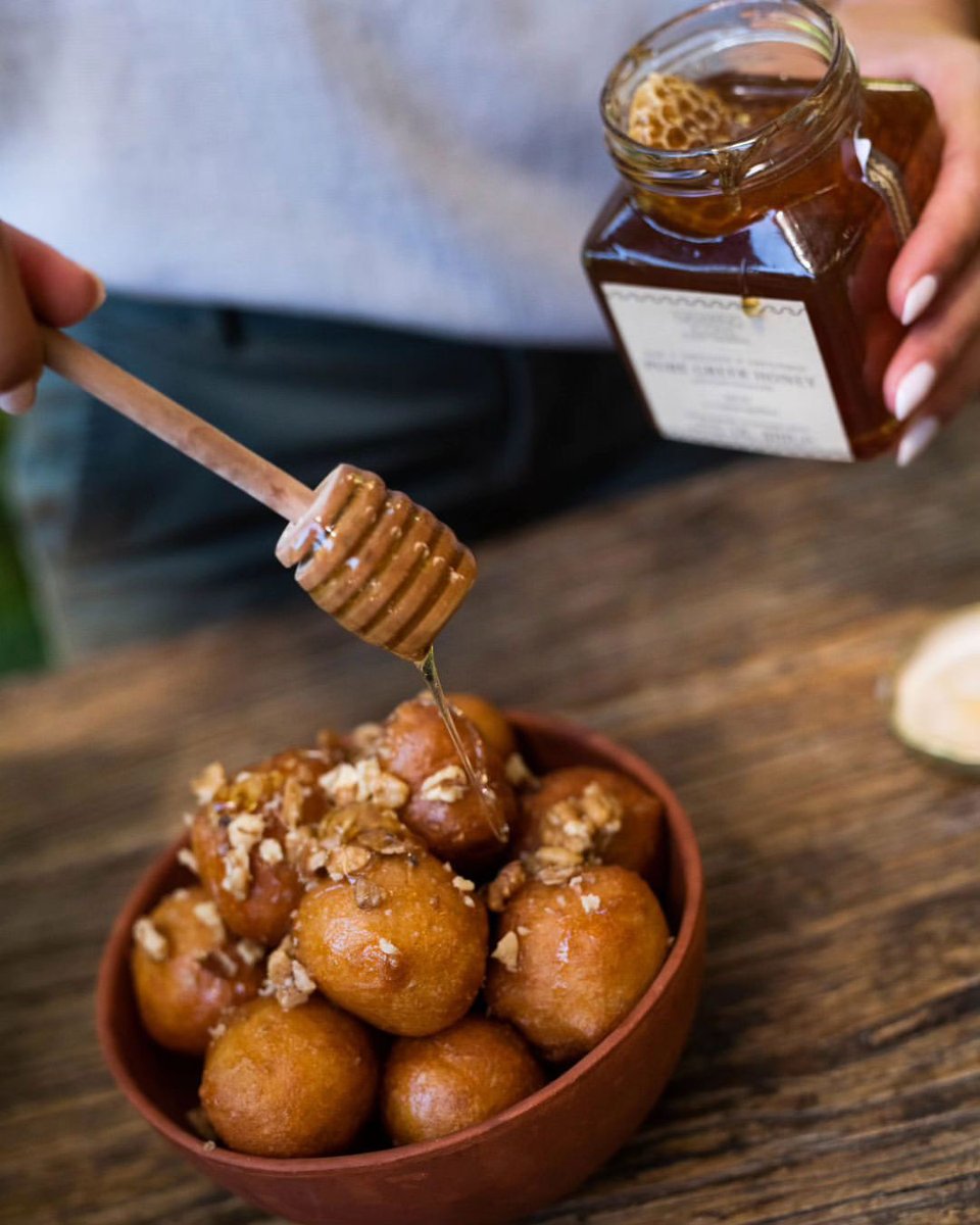 eleniannacom's tweet photo. On #WorldBeeDay, we honour the remarkable synergy between nature's pollinators and the exquisite Honey by Navarino Icons. Let's celebrate the bees fostering sustainability and biodiversity.
#greekproducts #beeday #bee #GreekHoney #honeybees #natural #honey https://t.co/q225h9aWb3