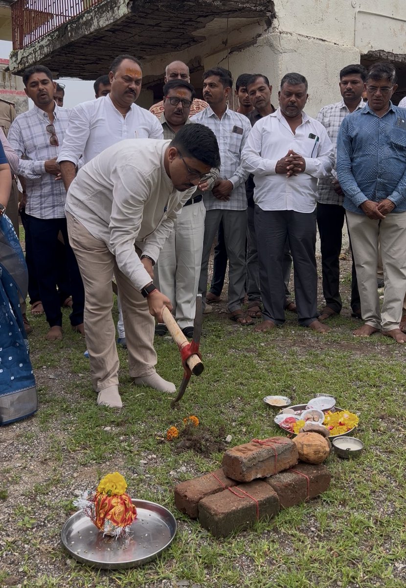 Gautambhaibjp's tweet photo. આજ રોજ પવિત્ર યાત્રા ધામ તળાજાના ગોપનાથ ખાતે ગુજરાત રાજ્યના પ્રવાસન નિગમ ગાંધીનગરની ગ્રાન્ટમાંથી અંદાજિત રકમ ₹1.65 કરોડના ખર્ચે વિહારધામ સંકુલમાં આવેલ જર્જરિત માંથી નિર્માણ પામનાર VIP રૂમોની સાઇટનું ખાતમુહુર્ત કરવાનો અવસર પ્રાપ્ત થયો!

આ રૂમોના નિર્માણથી પવિત્ર ધામ ગોપનાથ (૧/૨) https://t.co/8o7tdT815I