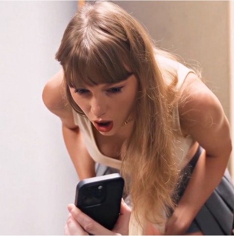 metmidnights's tweet photo. how to scare swifties: https://t.co/h1szuem253