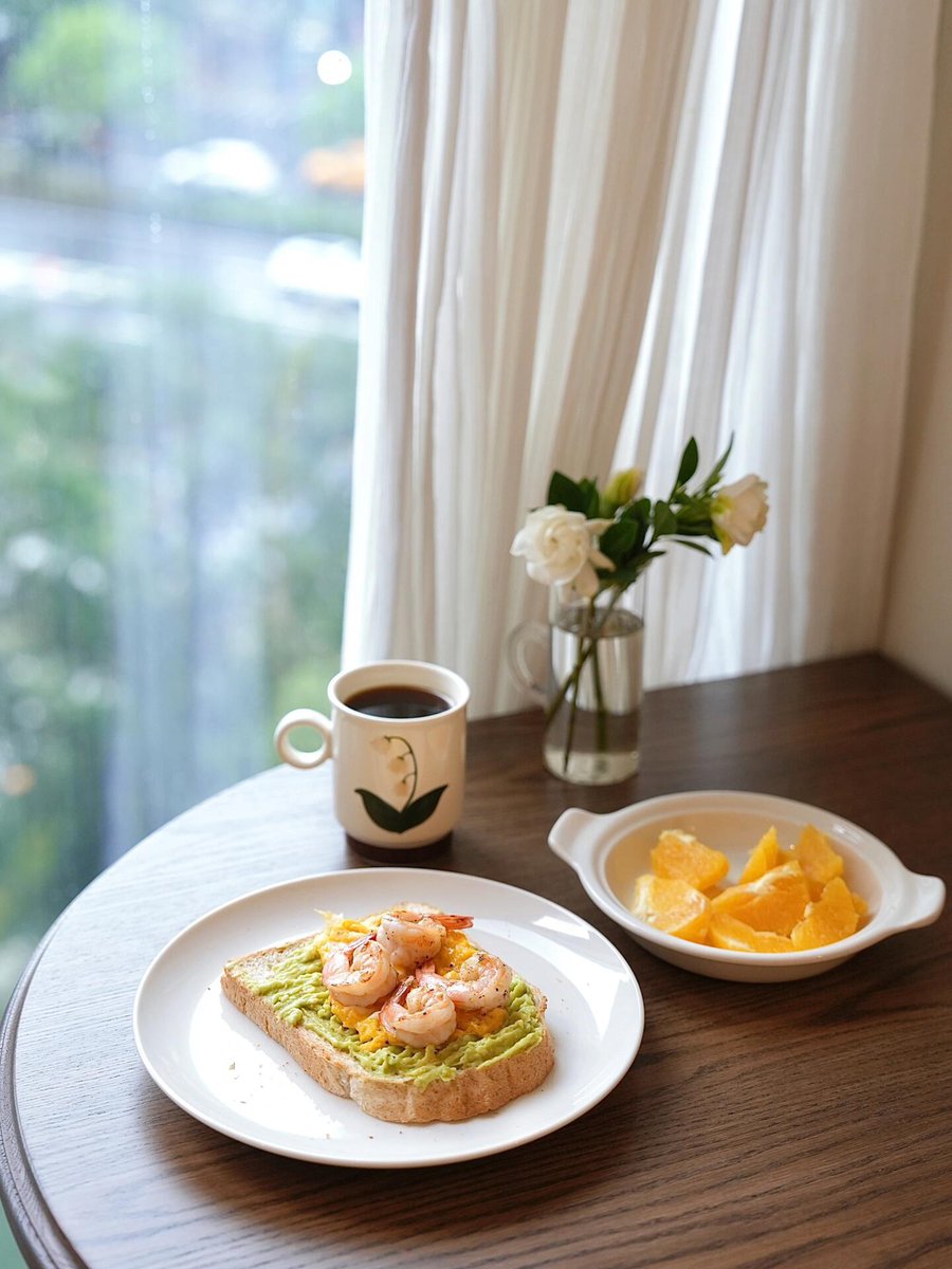 GuillaumeMgx's tweet photo. Chilling at home with warm tea and my favorite show on a rainy Sunday—this is the perfect kind of slow day.， https://t.co/FuVEYSg9MM