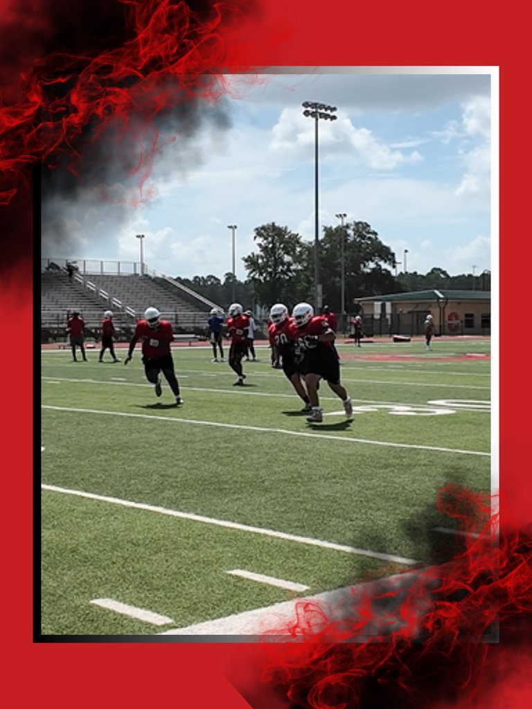 ClevelandISDTX's tweet photo. The work you put in when no one is watching prepares you for the moment when everyone is. 🏈🔥 @tmobile

#FN5GL #Entry #ClevelandISD #ClevelandIndians# #Football Season #ForwardTogether https://t.co/Eu0CmDa1xG