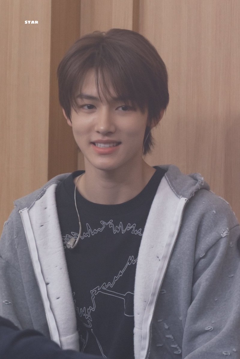 starsh1301's tweet photo. 250909

#CORTIS #코르티스
#SEONGHYEON #성현
#코르티스코어_일주년을_축하해
#FirstYearOutsideTheLines https://t.co/rJDtRPRSvB