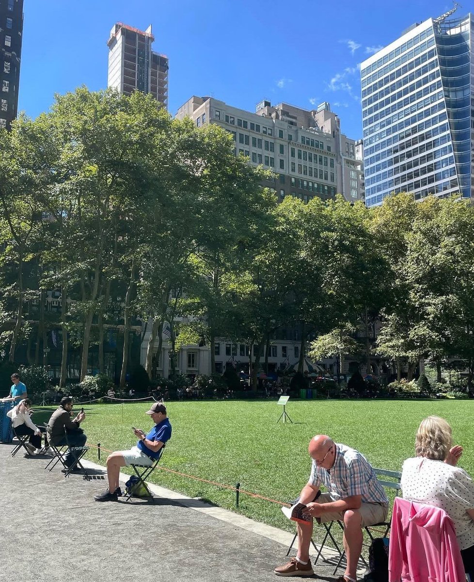 dr_miguelangelo's tweet photo. The elderly really enjoy their afternoons. https://t.co/fcgi2rmjYK