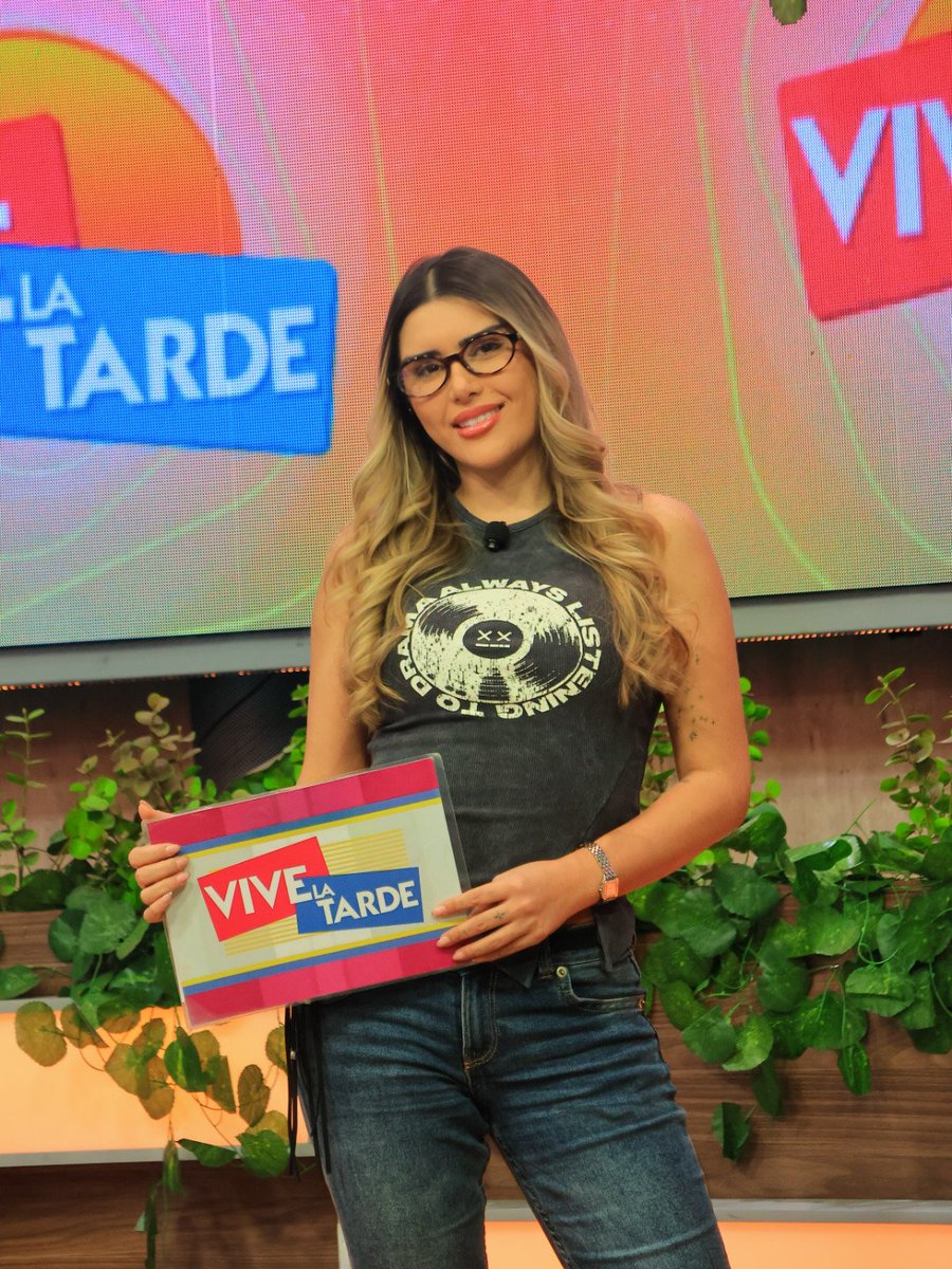 vivelatardepy's tweet photo. ¡Linda tarde para todos!
Hoy jugamos a la #CarreraDeBebés en #VLT ❣️✨️
Vengan ✨️ https://t.co/i0sLTO4FFc