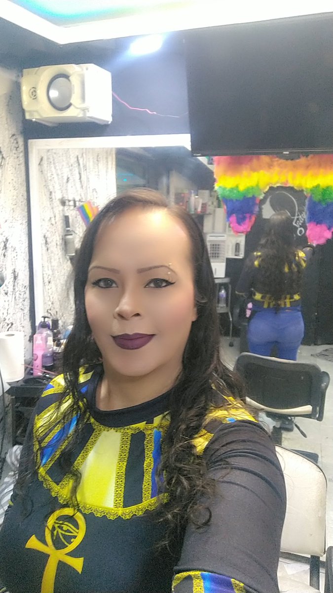 encuentroxxx's tweet photo. Que tengan un excelente inicio de semana mis queridos seguidores les mando un fuerte abrazo y lengüetaso a su cabeza 😋 😘😘😘 https://t.co/NHw7anovVa