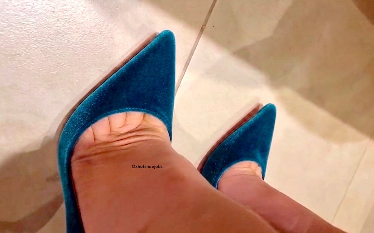 _aside______'s tweet photo. #killerheels #120mm #pointedtoe #heels #pumps #shoes #stilettos #office #toecleavage #formal #elegant #courtshoes #escarpins #heelsofcourse #pointedheels #shoeaddict #pantyhose #tights #workshoes #officeshoes #workheels #classicpumps #heelsaddict #100mm https://t.co/kRSUrZDhts