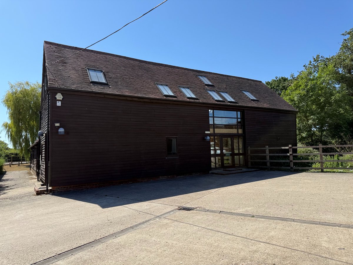 EachEstate's tweet photo. Henry Adams Commercial #Henry
RH12 #Warnham Dawes Farm The Barn to LET 965 sf
https://t.co/SOTHFVNGZY
Part of a courtyard development, of other offices & storage units within a rural business park. On the A29 (Bognor Rd), between the villages of Ockley & Warnham, to the north.. https://t.co/fPmd9Xk7oC