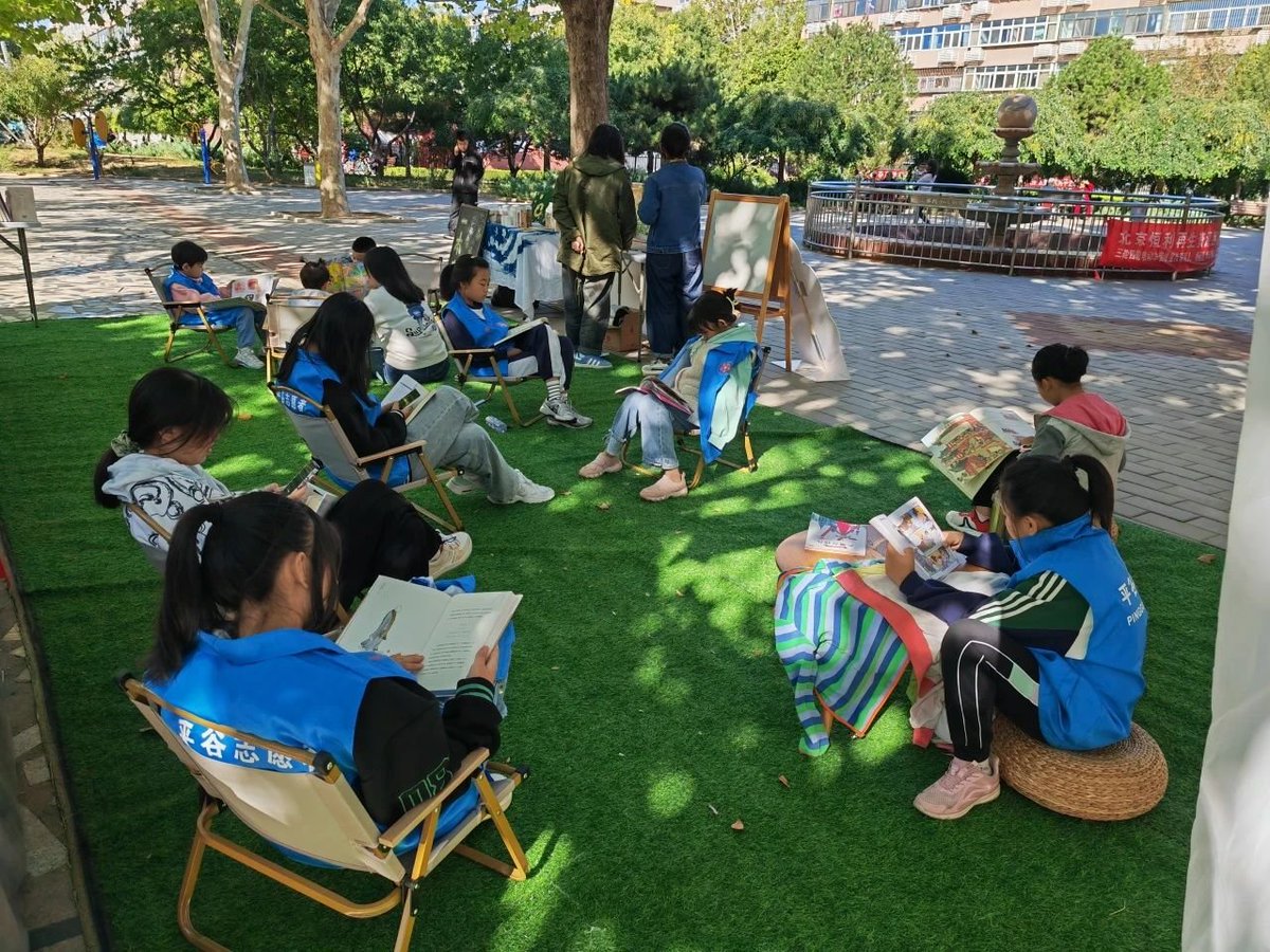 dailytuber2015's tweet photo. [Join our weekend community book swap at Central Park, 10AM! Bring a pre-loved book, take a new read, and chat with neighbors—free and fun for all ages!]， https://t.co/mMZDNdvxgD