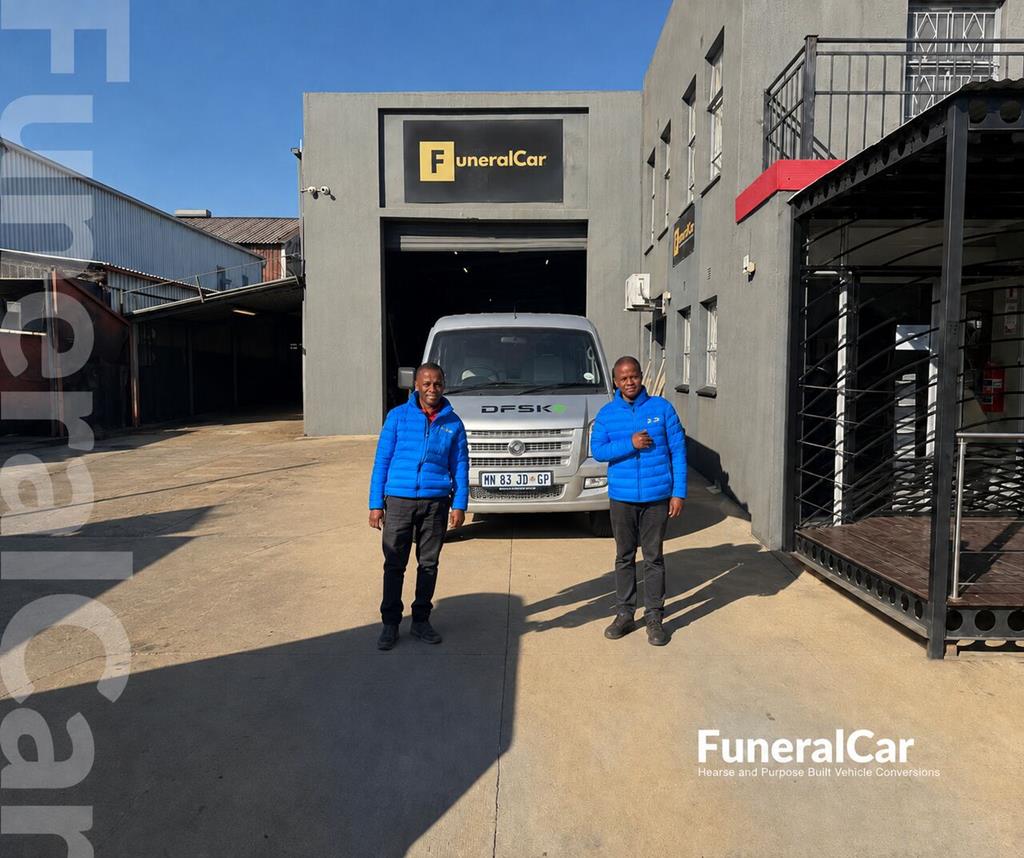_ArriveAlive's tweet photo. DFSK Complete Successful Funeral Industry Roadshow organised by Funeral Cars
https://t.co/Q2URSydicy
#Arrivelive #FuneralCar https://t.co/Vs3ebFaZh4