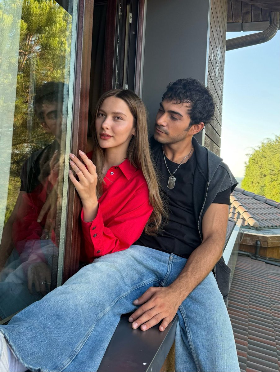 B5oy_'s tweet photo. Aralarındaki tutarlılığı ve kimyayı gerçekten seviyorum ❤️🥹
#RahimCan || #ElçinZehraIrem
#EMNAZ https://t.co/BBu7vCyLWM