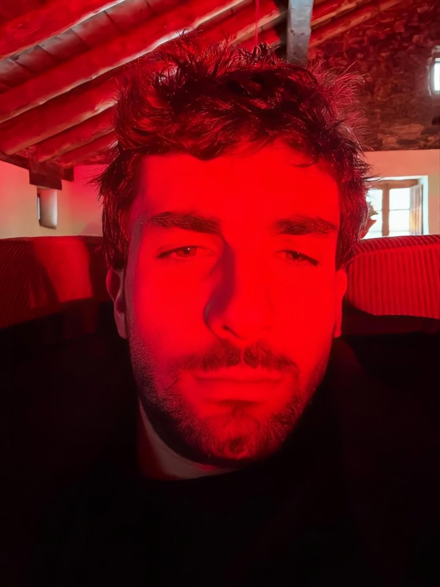 iamyourdreaam's tweet photo. Idk what’s in this photo but it’s so hypnotic https://t.co/6p3gd3JTdK