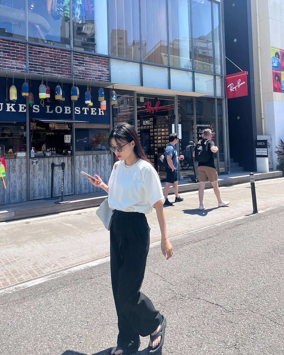 ValeryMuak23's tweet photo. 言葉にならない思いが、胸の奥で渦巻いている。 ✨✌️
ozqUX https://t.co/M5yIuq0Jzt