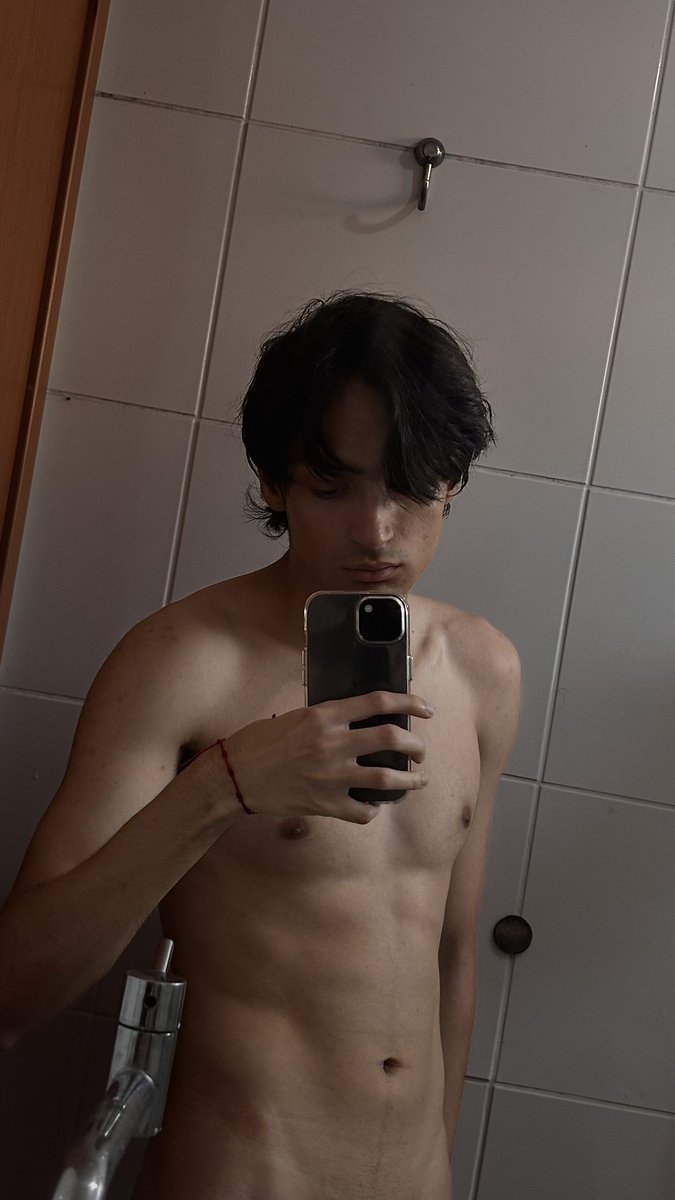 rodrisil4_'s tweet photo. Treino de peito e abdômen feito… 💪🔥 https://t.co/bpUk3yVspe