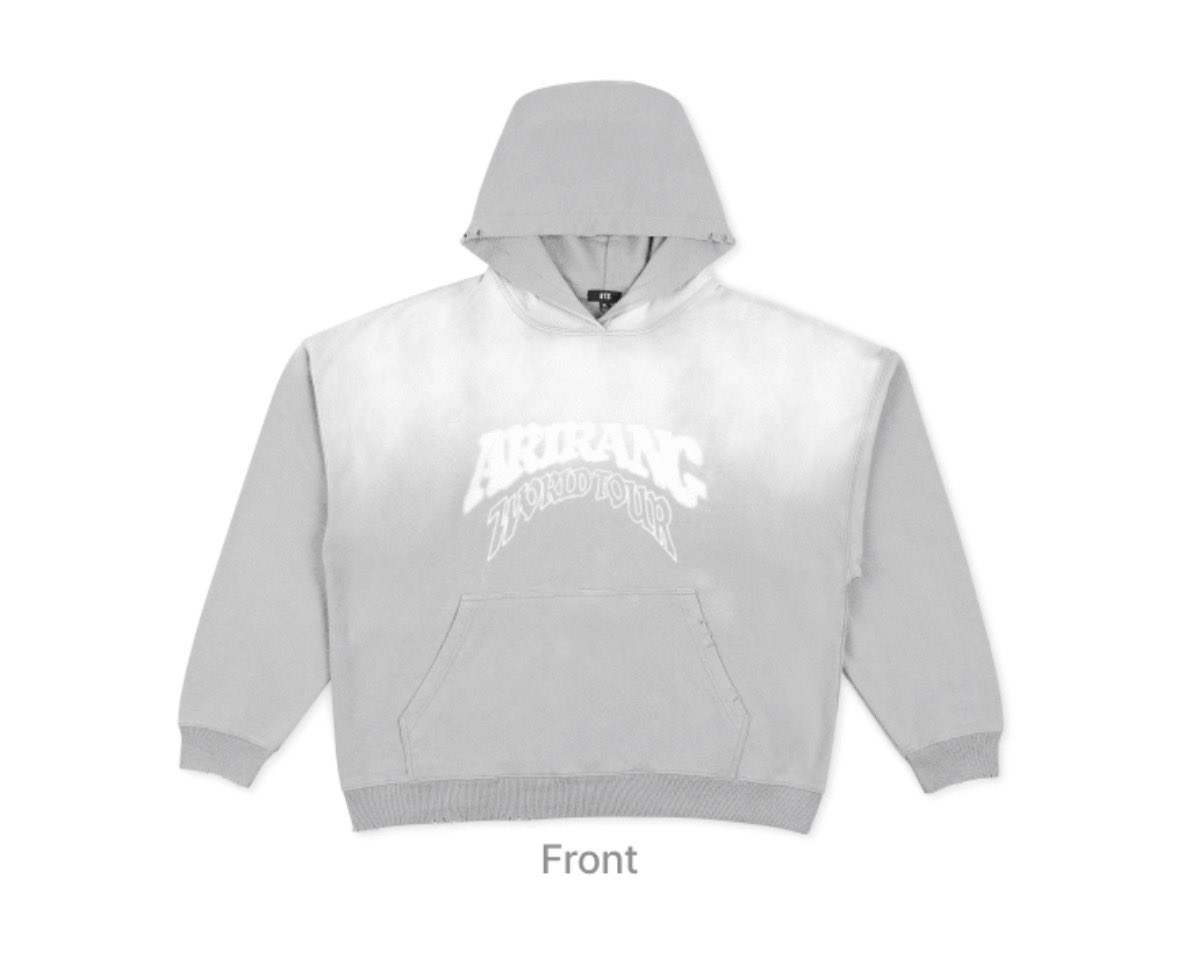 NoirMako's tweet photo. Hola! Tengo en venta el conjunto  de Arirang en lo que me costó, $4400 
Es talla M pero es tan amplio q a alguien talla L le quedaría bien
Tengo referencias tanto para envíos como para entregar en cdmx:)

#VENDOBTS #BTS #ARIRANG https://t.co/6DEkOaoaAC