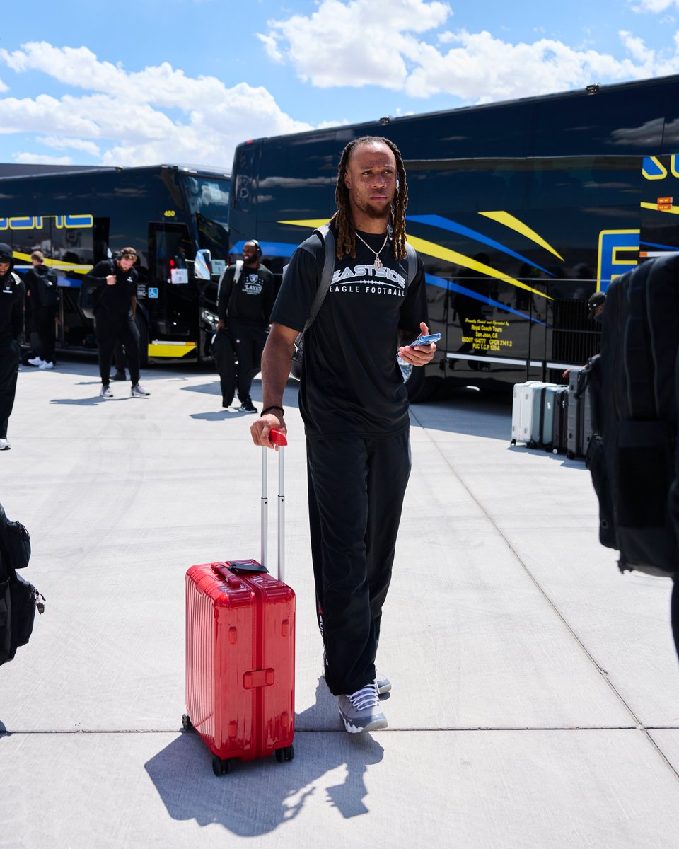Raiders's tweet photo. Next stop, H-Town 🛫

#RaiderNation https://t.co/sWYzmKCXVn