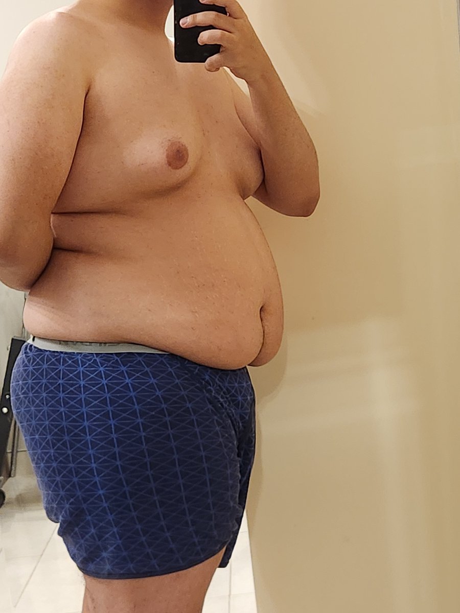 sosidudi's tweet photo. I wanna share that i finally joined the gym this week! 🏋️‍♂️ Hit a new low at 104.2kg (-1kg than last week). Tbh, I’m gonna focus more on measurements than the scale since I'm building some muscle. The story continues to reach the goal💪🔥 https://t.co/0lG2ZNidSa
