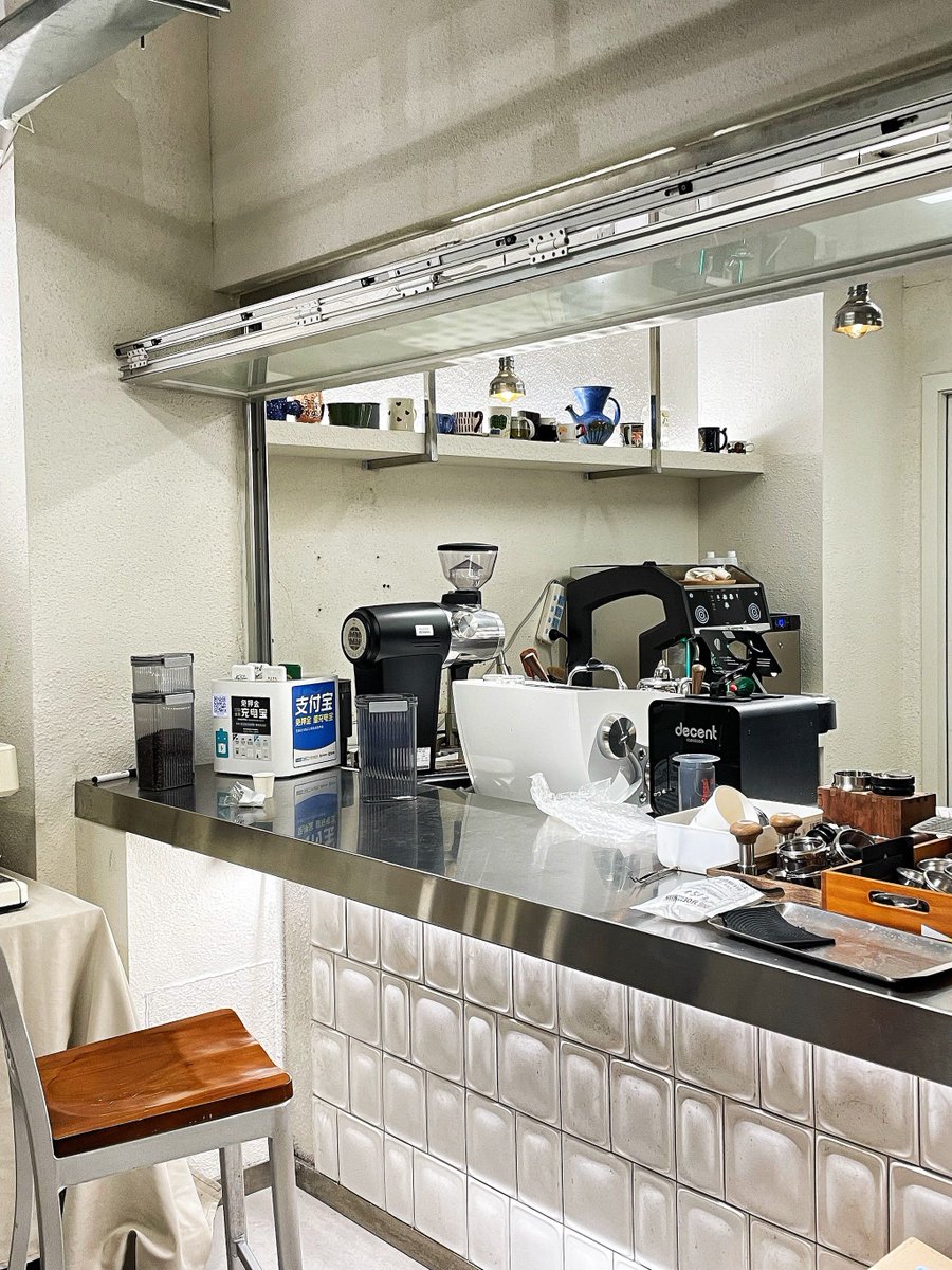 pasquiernathal4's tweet photo. Just tested the all-new smart coffee brewer that brews your perfect cup based on your morning vibe—game changer for my rushed workday mornings! https://t.co/DegLsvSZor