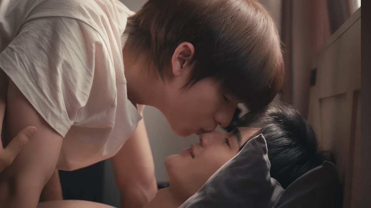 ksnsakasong's tweet photo. ธูปสิงหาสบายดีไหมนะ?

ป่านนี้พี่สิงหาจะยศอะไรแล้ว

ธูปยังเห็นผีบ่อยอยู่รึเปล่า

ธูปได้ไปวาดรูปที่ต่างประเทศไหม ขอให้หน้าที่การงานไปได้ดีนะ อย่าร้องไห้บ่อย งอนอะไรก็บอกพี่เค้าได้ตลอด เค้าพร้อมง้อหนูเสมอแหละ

หวังว่าพวกเธอคงสบายดี มีอะไรก็คุยกันเยอะๆ เหมือนที่เป็นมาตลอดนั่นล่ะ ชั้นไม่เคยห่วงเรื่องความรักของพวกเธอเลยจริงๆ

ทางนี้คิดถึงมากเลย ยังคงตีกับคนเหมือนเดิม หวังว่าเธอจะถูกค้นพบอีกเรื่อยๆ เลยนะ แอบขำนิดหน่อย ซีรีส์อะไรแมสใหม่ทุกไตรมาส 5555555555555555