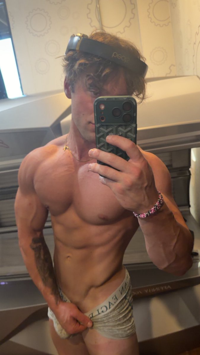 Jackedlift's tweet photo. Daddy’s here hmu https://t.co/G2xvrx6WO0