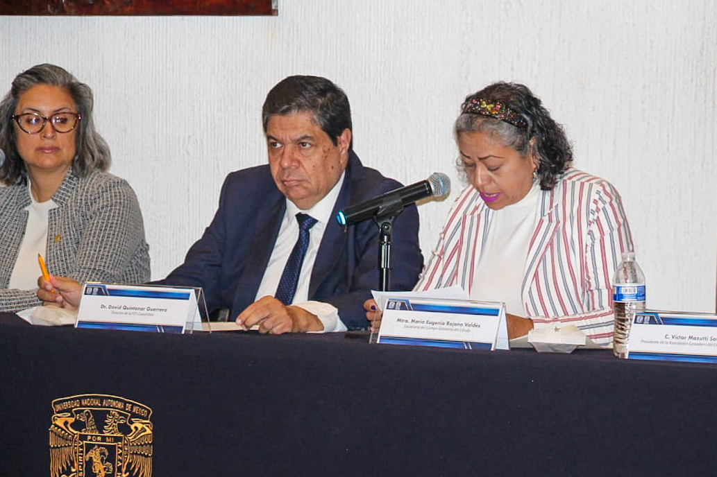 CampoEdomex's tweet photo. 🌻 Nuestra Secretaria del Campo, Mtra. @marurojano, participó en la Jornada Académica y Técnica del Cultivo de Girasol en la FES Cuautitlán, impulsando alternativas para un campo más resiliente y productivo.
#ElPoderDeServir #CampoMexiquense #Girasol https://t.co/Lxl55TUWsP