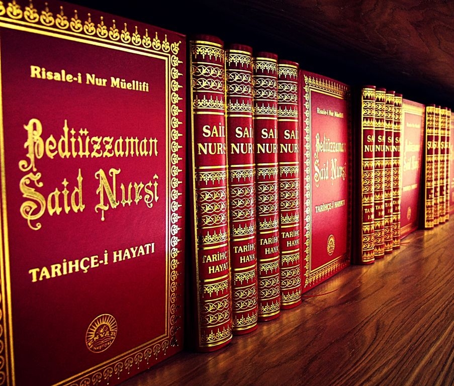 FarukRisale's tweet photo. Aziz kardeşlerim! 

Evvel âhir tavsiyemiz: Tesanüdünüzü muhafaza; enaniyet, benlik, rekabetten tahaffuz ve itidal-i dem ve ihtiyattır... 

Şuâlar 312.sayfa / Bediüzzaman Said Nursi