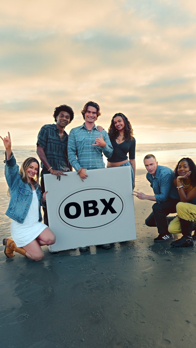 v_silva45116's tweet photo. P4L 🧡🧡
ESTAMOS OFICIALMENTE NA SEMANA DE ESTREIA DA SÉRIE #OBX5
Essa semana tem estreia da Quinta Temporada da #OBX
Eu ainda não quero acreditar e aceitar que #OuterBanks realmente está chegando ao fim
#Jarah #Cleope #Cleopope #Rafia
#Pogues #Kooks https://t.co/d5gylxAlFF