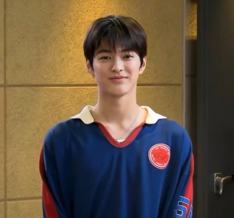 keonhotherlevel's tweet photo. Keonho, thank you for being a part of my life and for making my days so much brighter. I love you so much! Please stay healthy and happy always♡

ONE YEAR OF ACE KEONHO

#TheWorldMetKeonho
#건호로_물든_시간
#KEONHO #건호 https://t.co/RSjkBqDjFk