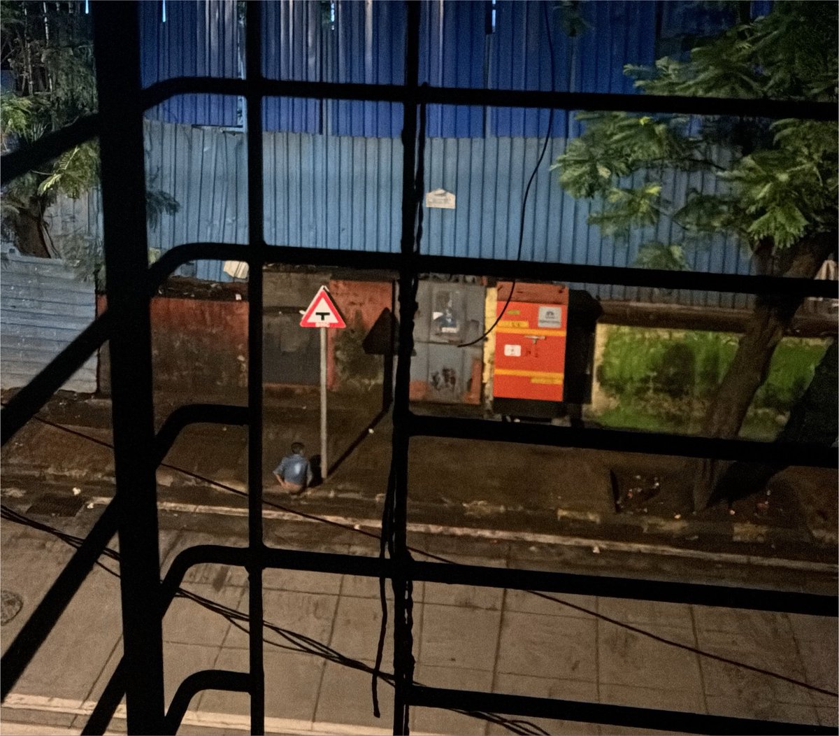 bakrchnd's tweet photo. Open defecation by residents in Mumbai! Can share exact location details in DM https://t.co/thLHbgXVYI