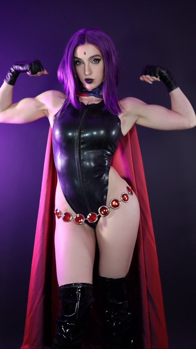 missbrisolo's tweet photo. “muscle mommy Raven isn’t real, she can’t hurt you”

my actual reaction: https://t.co/LkOQmFcsuu