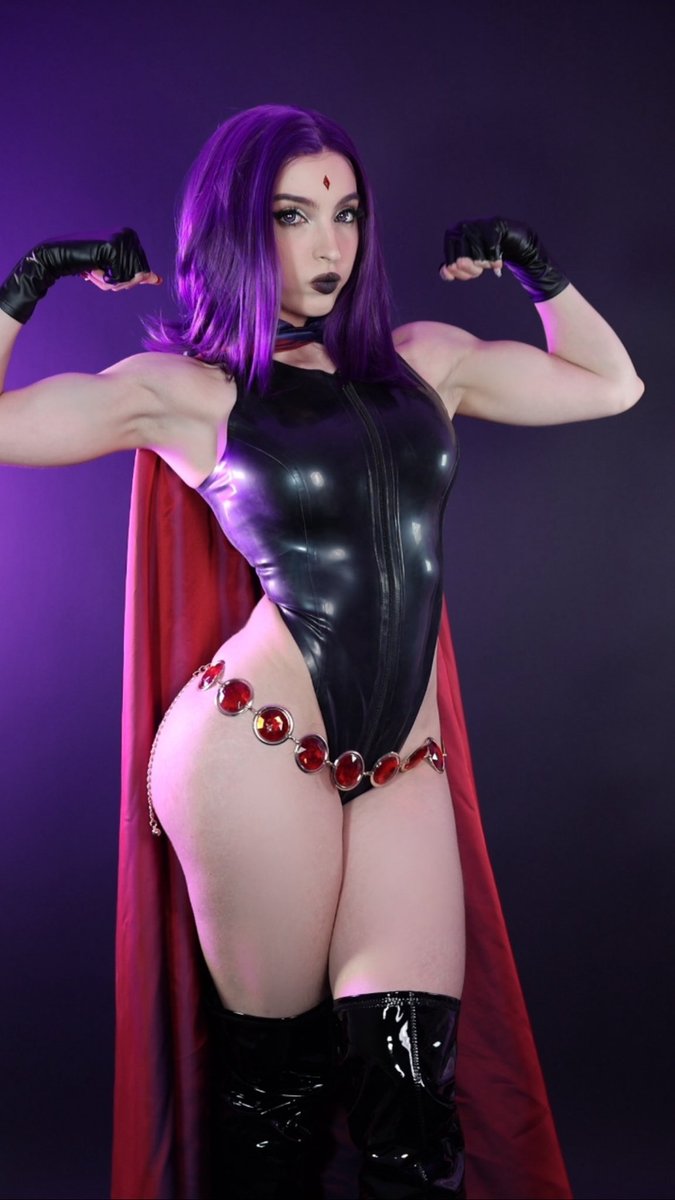 missbrisolo's tweet photo. “muscle mommy Raven isn’t real, she can’t hurt you”

my actual reaction: https://t.co/LkOQmFcsuu