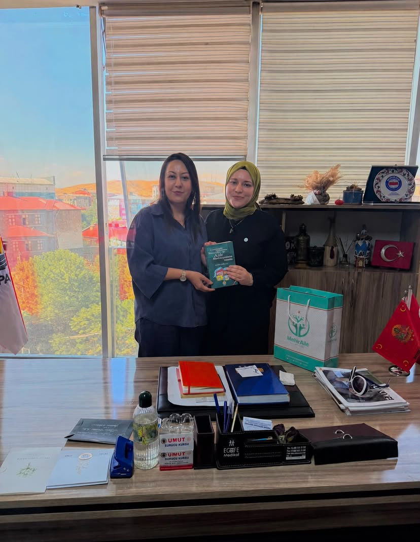 map_mus's tweet photo. Muş Mehir Ale Platformu olarak, Muş AK Parti İl Kadın Kolları Başkanı Sayın Tuğba Şener Boydak’ı makamında ziyaret ettik.
Toplumsal dayanışma, kadın emeği ve aile kurumunun güçlendirilmesine yönelik yürüttüğümüz çalışmalar hakkında fikir alışverişinde bulunduk. https://t.co/VRYdNsgg0w