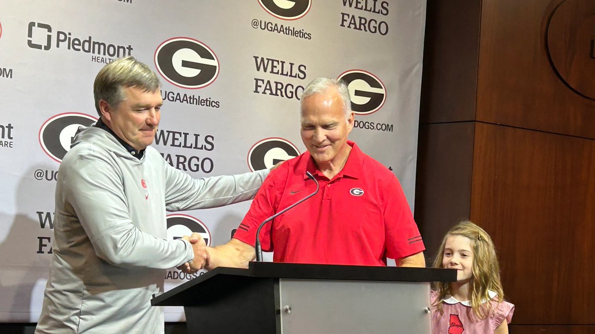 JeffreyThumser's tweet photo. Thank the Lord for Mark Richt and Kirby Smart!

Since 2001 the beginning of Mark Richt’s tenure Georgia has had 18 ten win seasons. 

To put that in perspective Auburn has 14 and Florida has 16 during the entire existence of their programs. #GoDawgs https://t.co/9RxBjvk1Kt