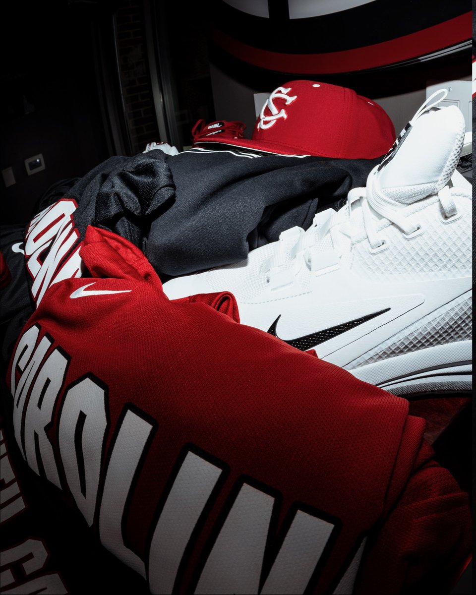 GamecockBSB's tweet photo. Fitted up, now it's time to work 🤙 https://t.co/OzpOa5JZvk