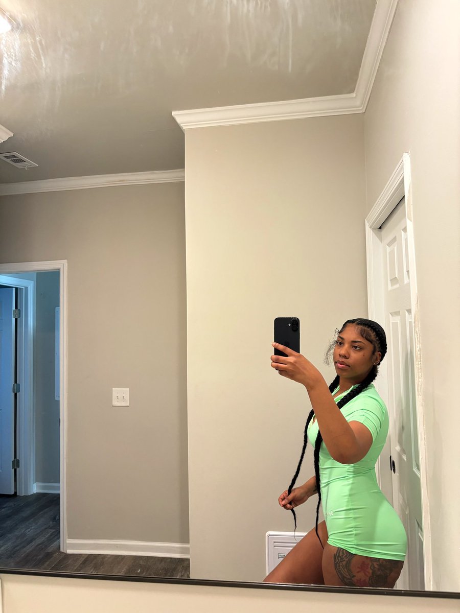 Anittahmama's tweet photo. Ur favorite naughty bitch 💋🥰 https://t.co/U3p1WvKHXp