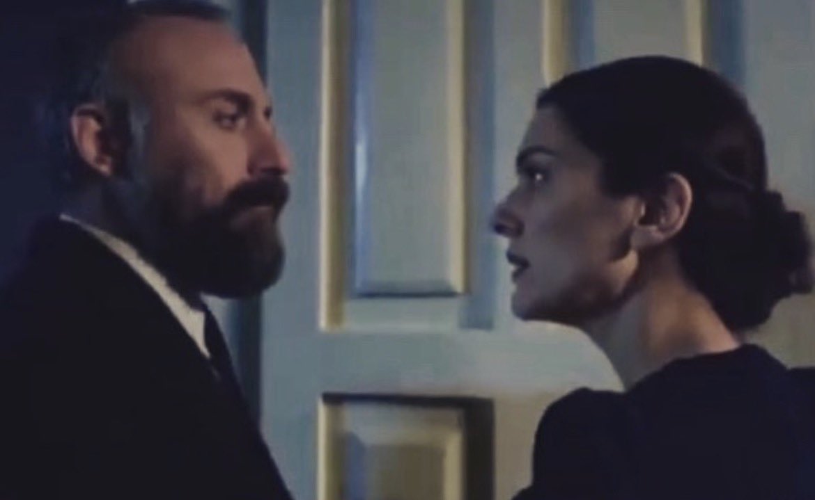 AzCev_fan's tweet photo. “Guardaespaldas” chapter 18 https://t.co/5wD7zKDnLM y en Wattpad #azcev #azize #cevdet #vatanımsensin #lovestory #guardaespaldas https://t.co/t4c9uDd1ge