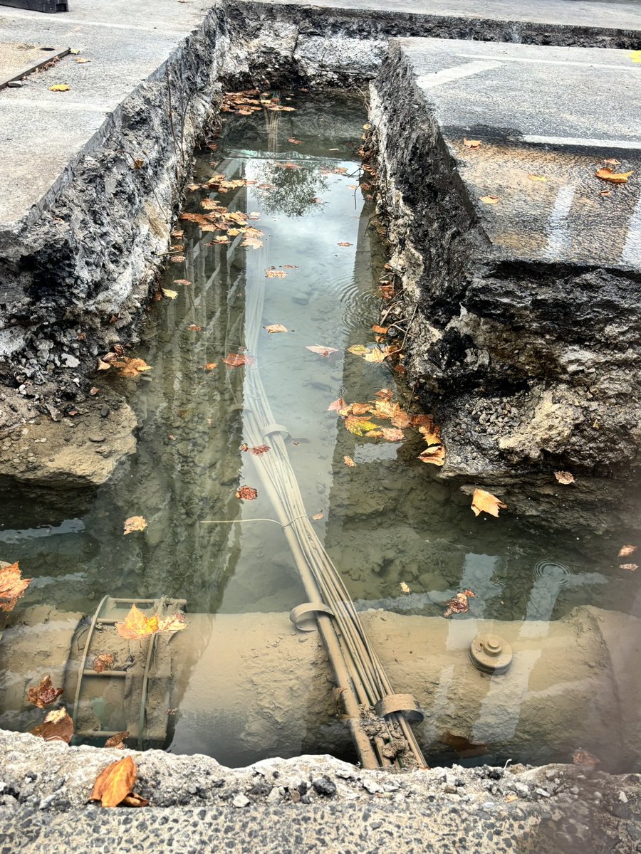 JenJenNic90's tweet photo. @thameswater clearly the hosepipe ban doesn’t apply to you guys? https://t.co/qVjj4SRG2c