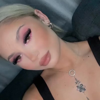 baddcassi's tweet photo. #NewProfilePic https://t.co/5LwojnHASS