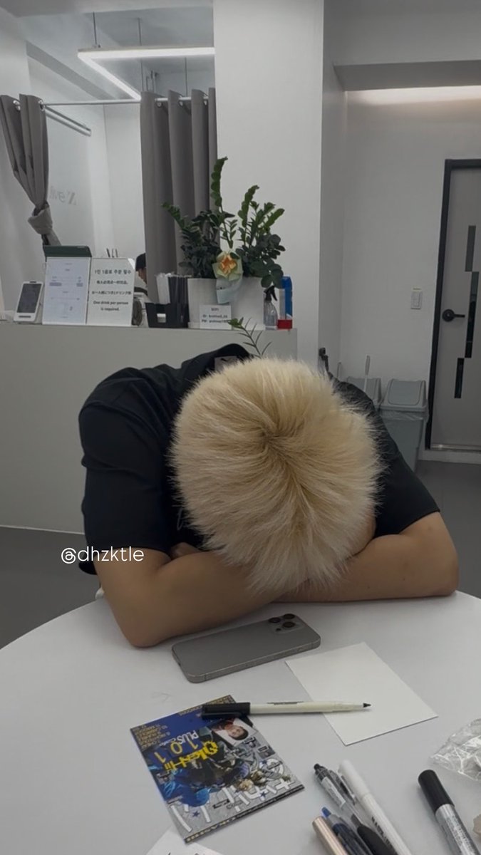 dhzktle's tweet photo. 101카페 막날까지 잘 즐기다가 갑니두~. ~
언니들 카페 열어줘서 너무 고마워♡♥ 
수고해써요♥♥ #Fallinto101 https://t.co/DnTO8IeWgd