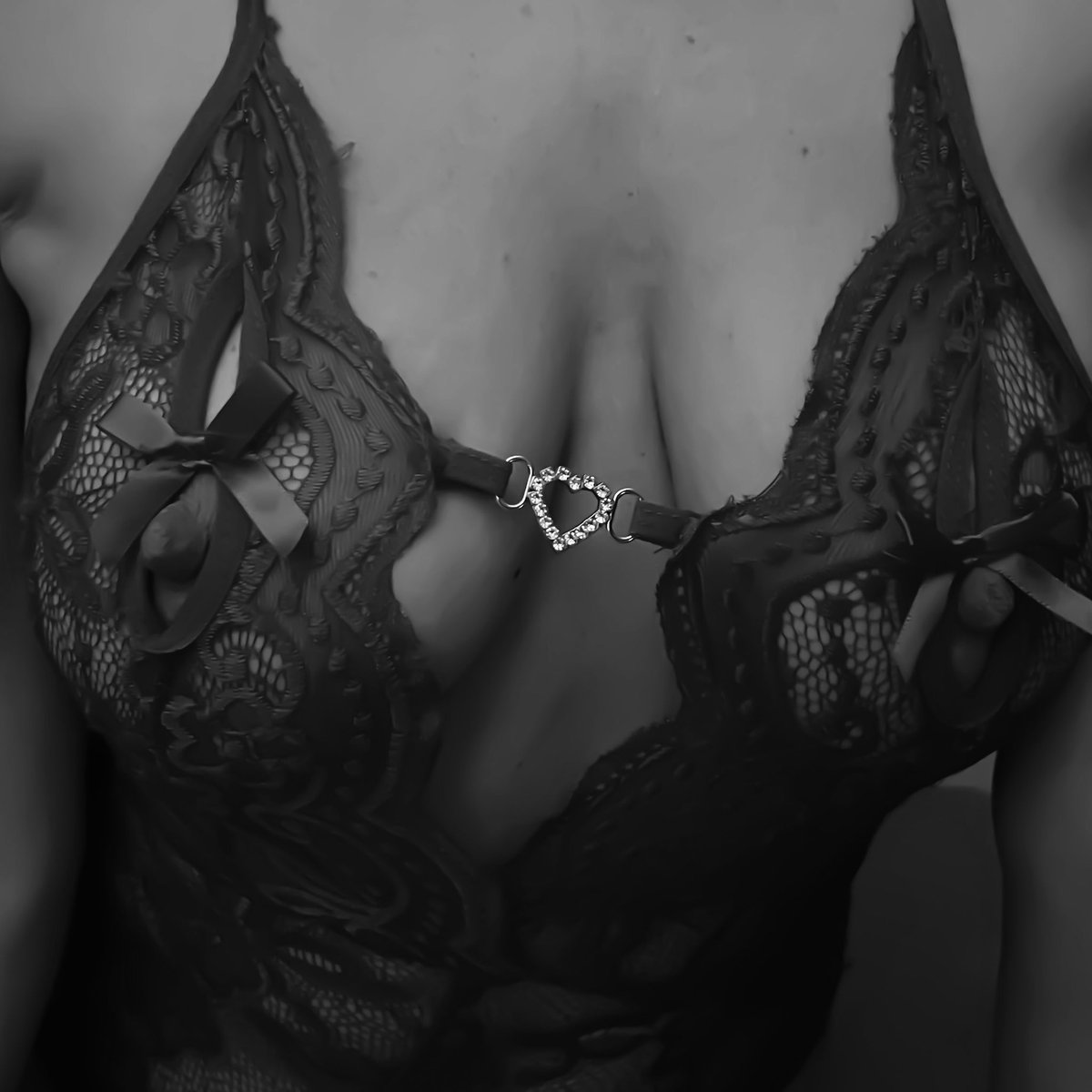 NosotrosSW787's tweet photo. Oops

#swingers #hotwife #swingercouple #sex #wifeshare #kink #voyeur #threesome https://t.co/VQLD8FZp9T