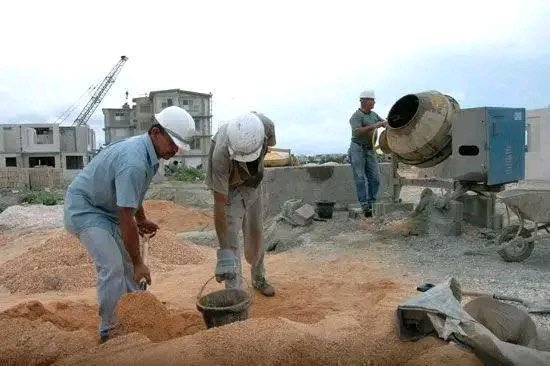 DmotuMadruga's tweet photo. La Licencia de Construcción se emite para acciones constructivas que ocupen suelo con carácter definitivo, edificación de nuevas viviendas, ampliación de las viviendas existentes y cualquier otra que implique modificaciones estructurales 👇. https://t.co/vnANZHRgoJ