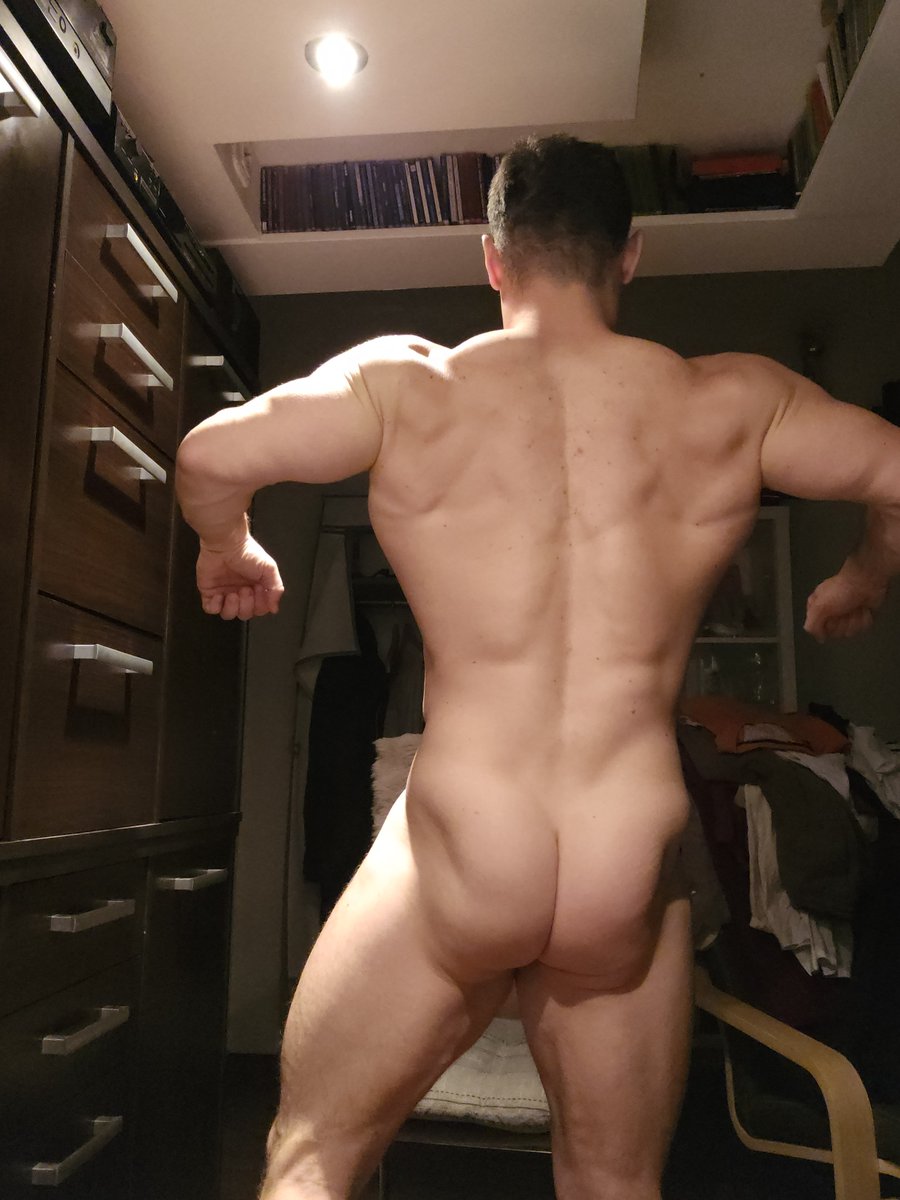TitanStoneXX's tweet photo. who wanna see more😈😈😈 #nude #fansly #onlyfans #custom #bb #gay https://t.co/KgBMcZaS6j