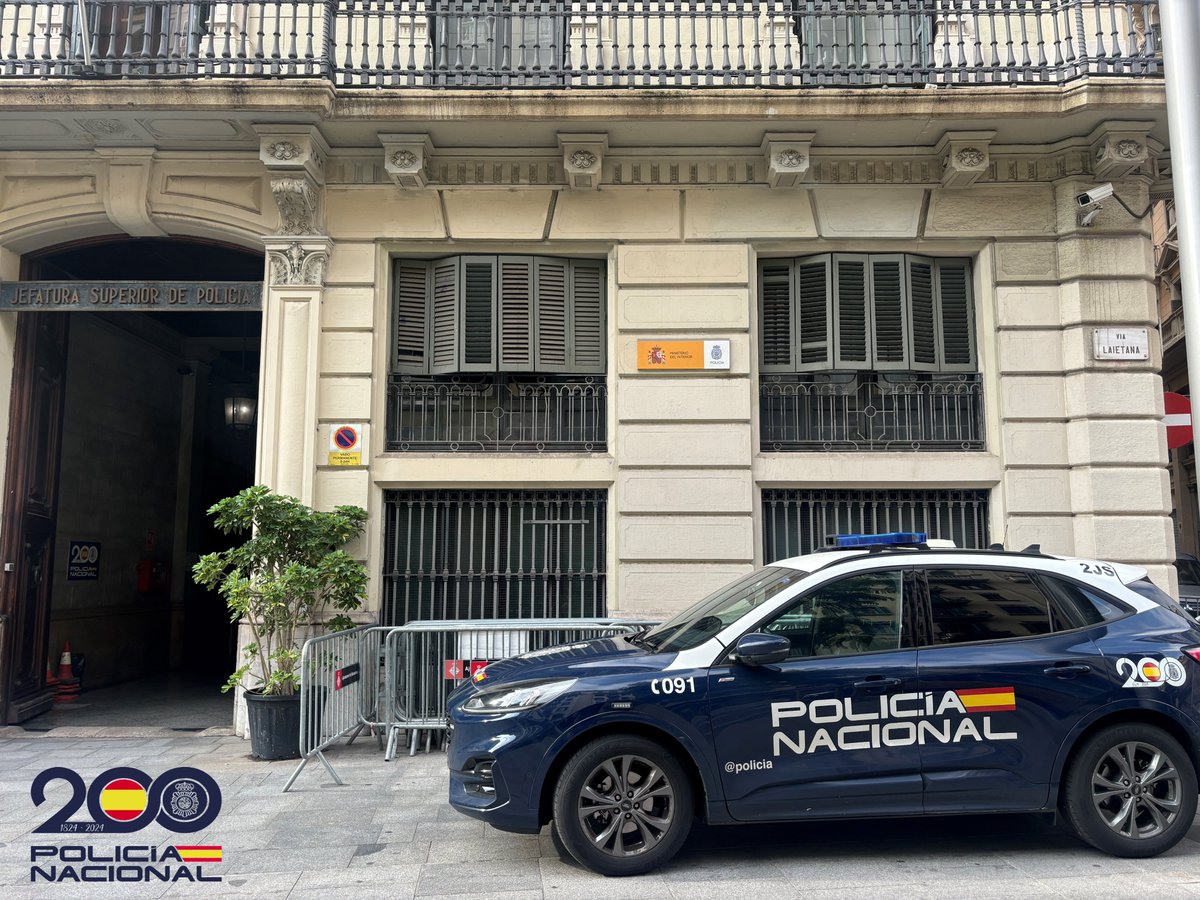 RadioDlvradio's tweet photo. La Policía Nacional detiene a una persona buscada por la justicia islandesa
https://t.co/PxUxRn5MAo https://t.co/vN8x5HKzKY