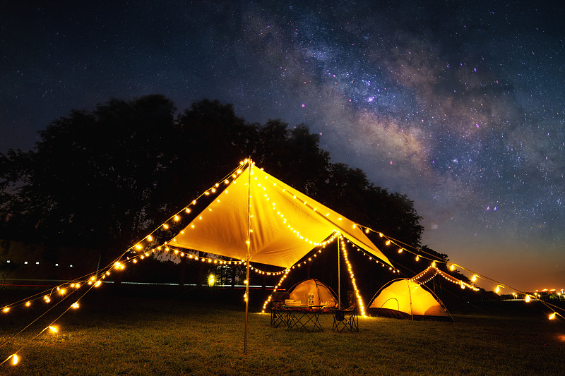 Emma08202309's tweet photo. Woke up to pine-scented air, stars still hanging low above the tent last night. This quiet camping vibe hits different ， https://t.co/Y1NlSwiDWc