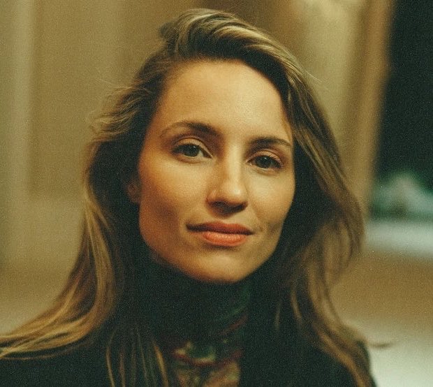 FilmUpdates's tweet photo. Dianna Agron will guest star in ‘INDUSTRY’ Season 5.

She will play Skip Binksy, CFO of a wellness tech company.

(via: @DEADLINE) https://t.co/5kghbUkYq3