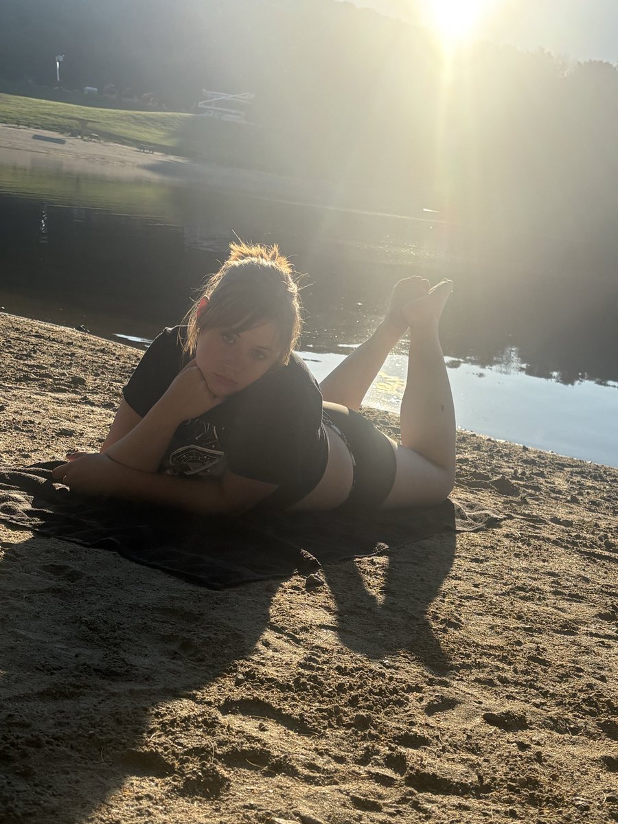 Moonlitbabe2104's tweet photo. Getting my tan on 😜✨💕
#tan #fyp #viral #blowthisup https://t.co/yVKSOPerTO