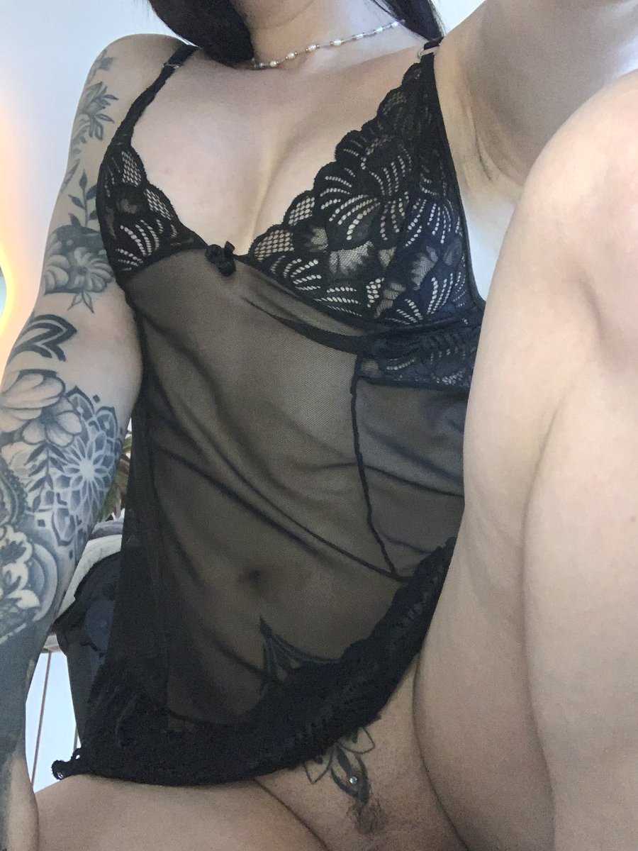 adarasterlinng's tweet photo. Esta mujer se sacó leche delicioso hoy 👀 https://t.co/S1N8AO0JX9